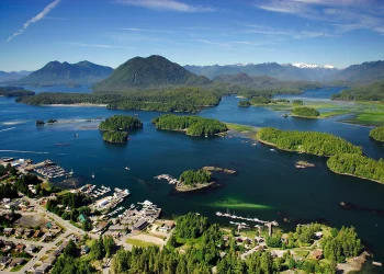 tofino-british-columbia-shutterstock-796740559-s3cdn